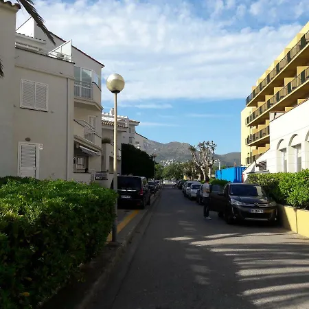Residencia Platja De * 罗萨斯